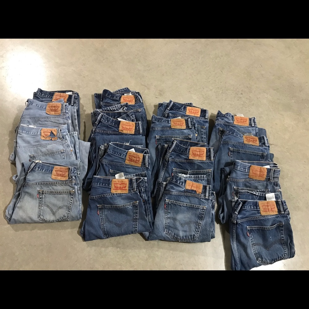 Men’s Levi’s 36x32 work jeans. 16 pairs. Rough.